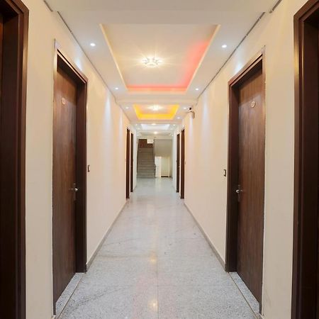 Hotel Red Velvet At Delhi Airport Нью-Дели Экстерьер фото