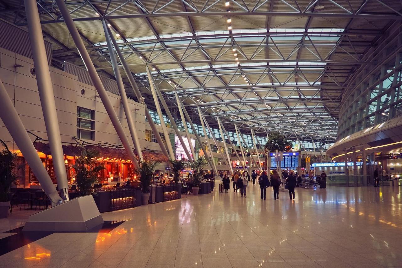 Hotel Red Velvet At Delhi Airport Нью-Дели Экстерьер фото